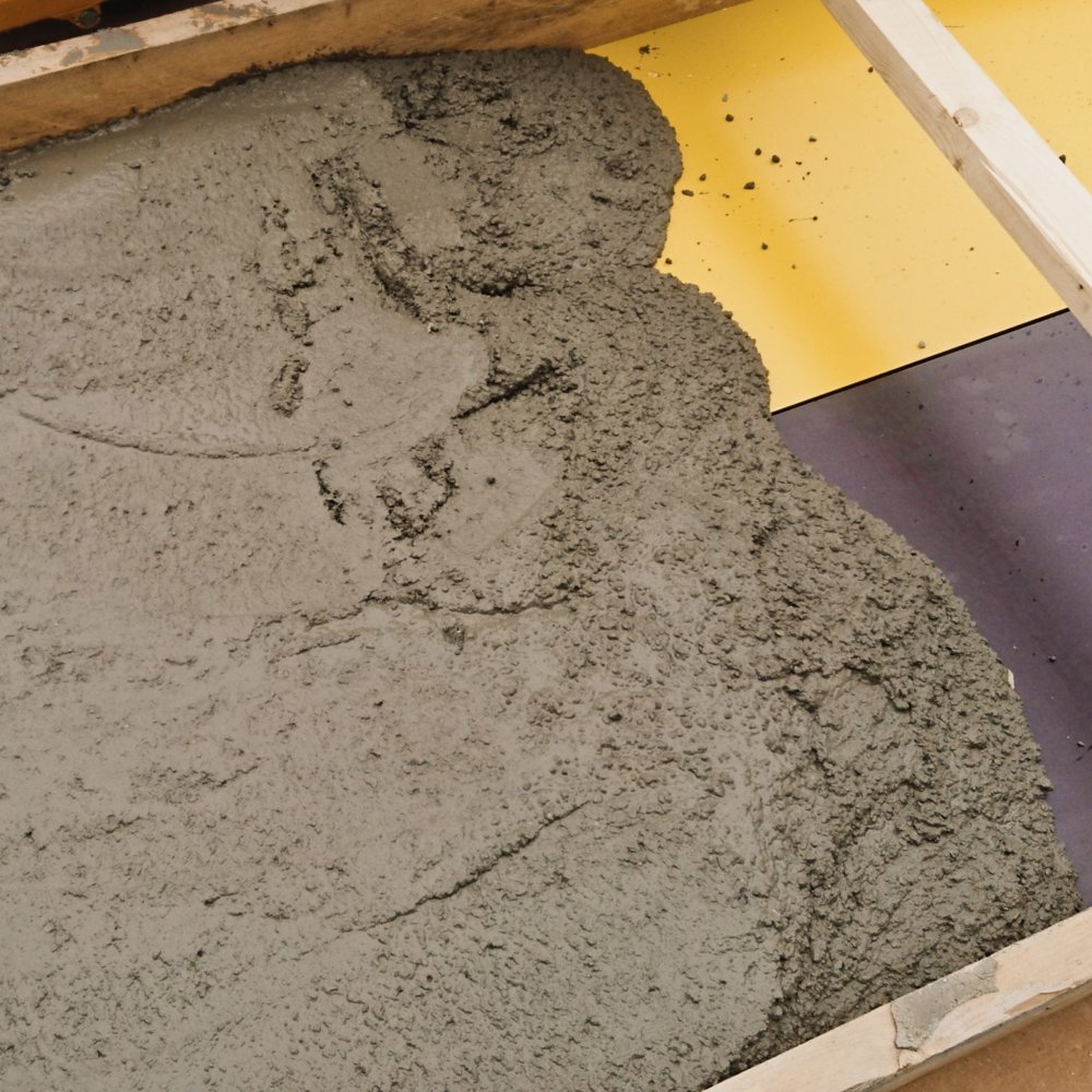 Betonierversuch auf beschichteten Leichtbau-Schalplatten